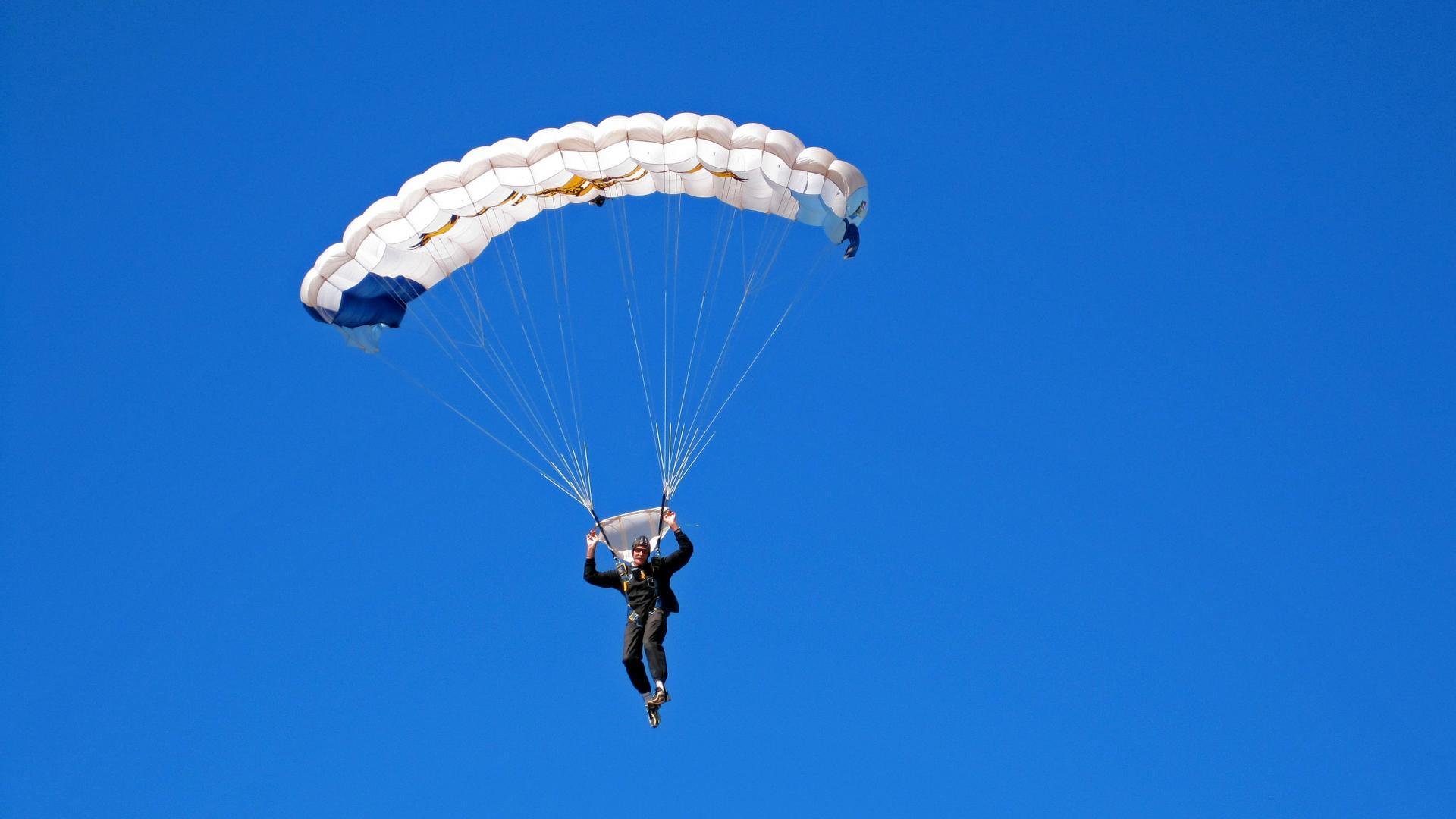 _空中极速飞盘：刺激你的飞行梦想_，空中极速飞车下载